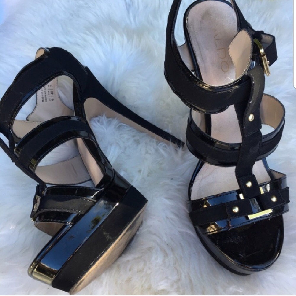 Black and gold Aldo